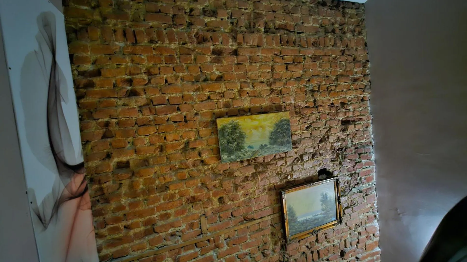 Jirhouse Sarikoesk Suit Stambuł 0*,